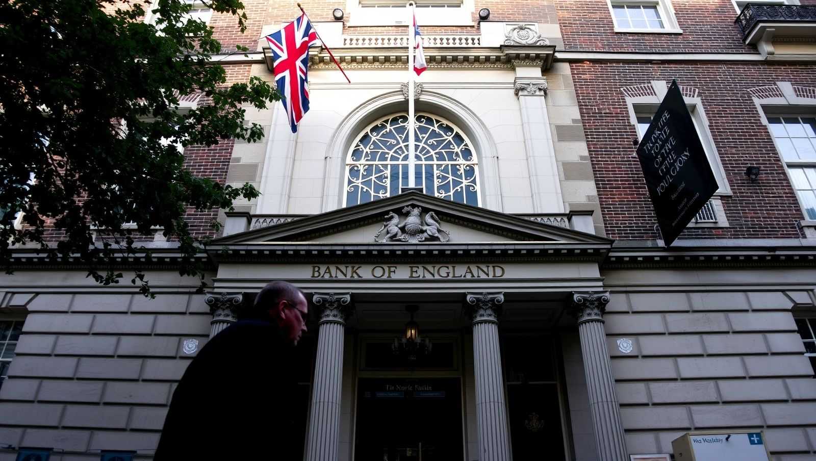 英国央行连降息！失业率飙升，楼市要崩？